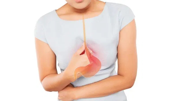 فوائد وأضرار الأكل قبل النوم