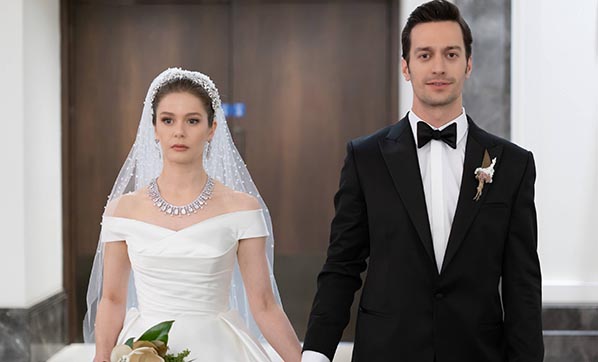 بورجو بيريجيك من مسلسل "فتاة النافذة"