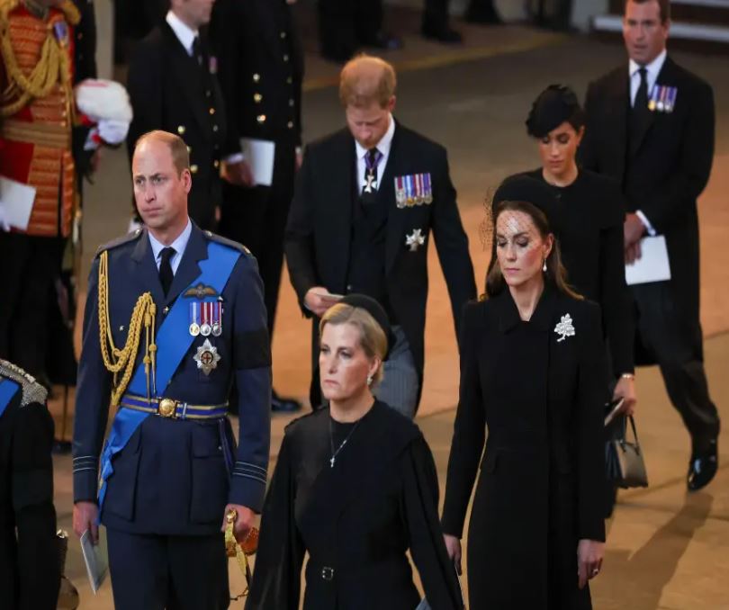 جنازة الملكة اليزابيث