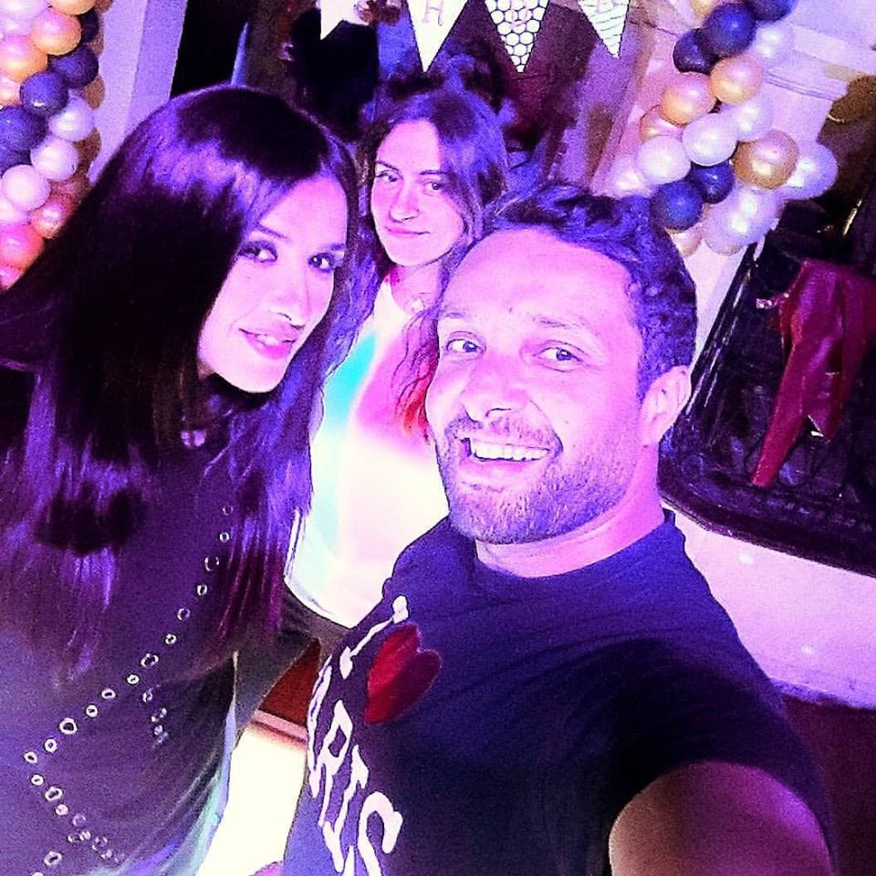 ياسمين عبد العزيز وشقيقها