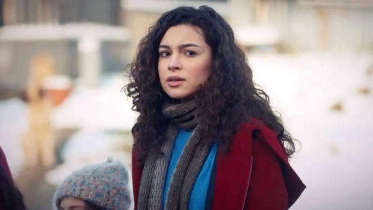 سو بورجو يازجي Su Burcu Yazgı 