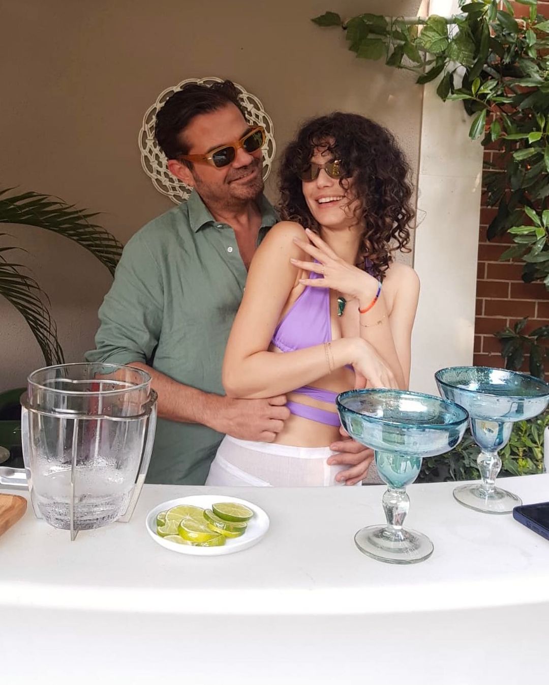 بيرين سات وزوجها كنان دوغلو