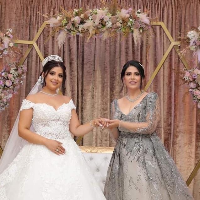 هناء نصور وابنتها