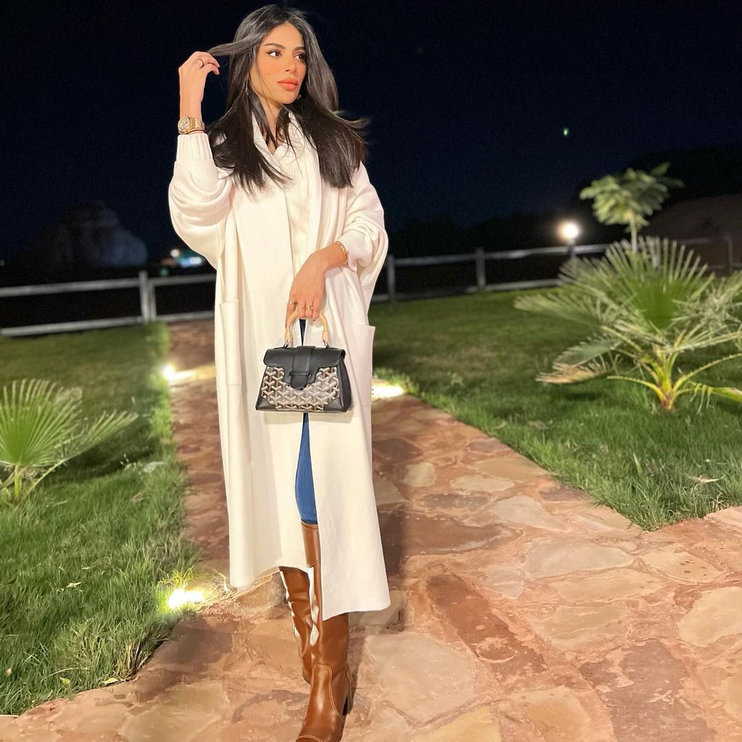 فاطمة الأنصاري دون شيلة