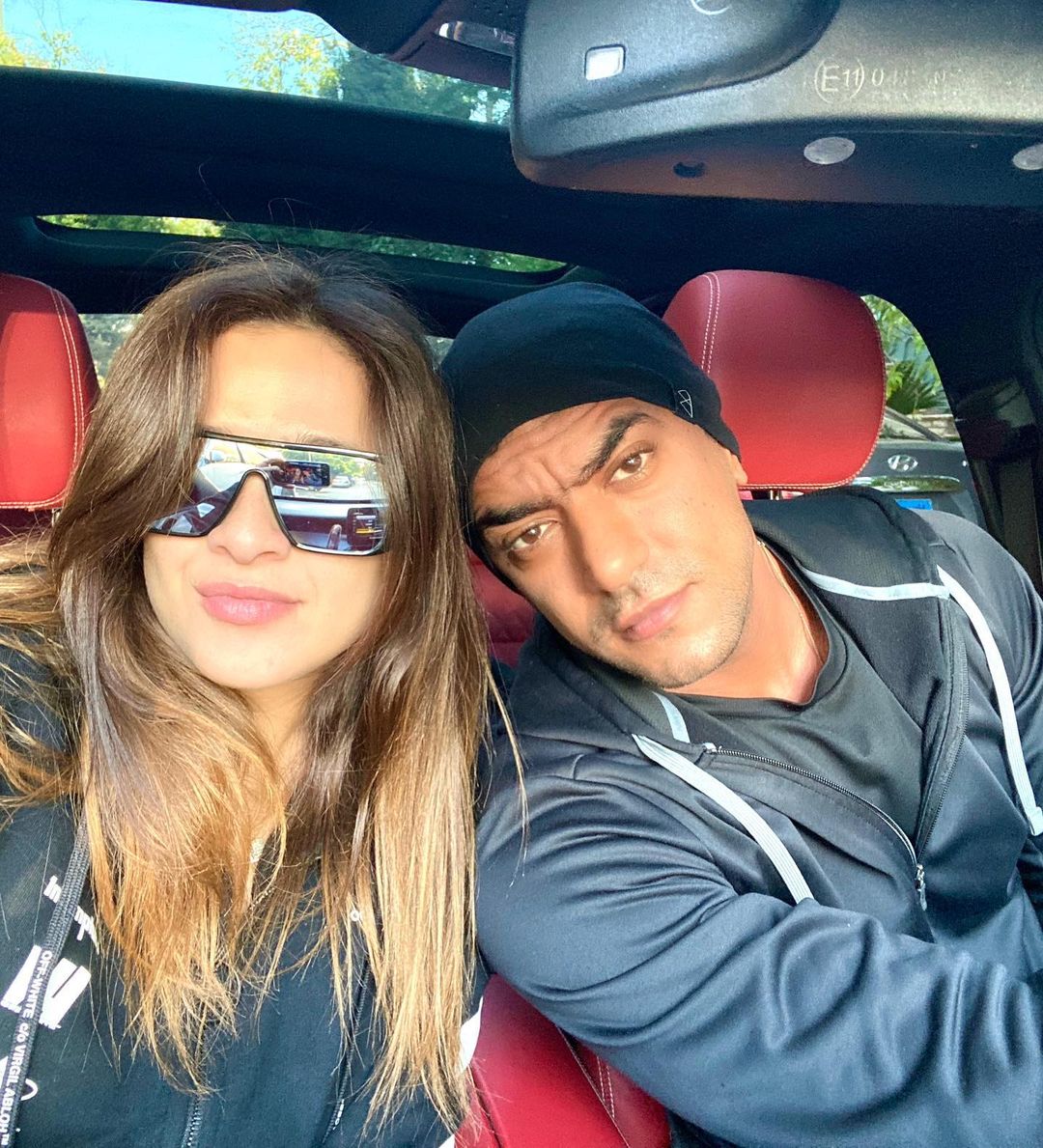 ياسمين عبدالعزيز و أحمد العوضي