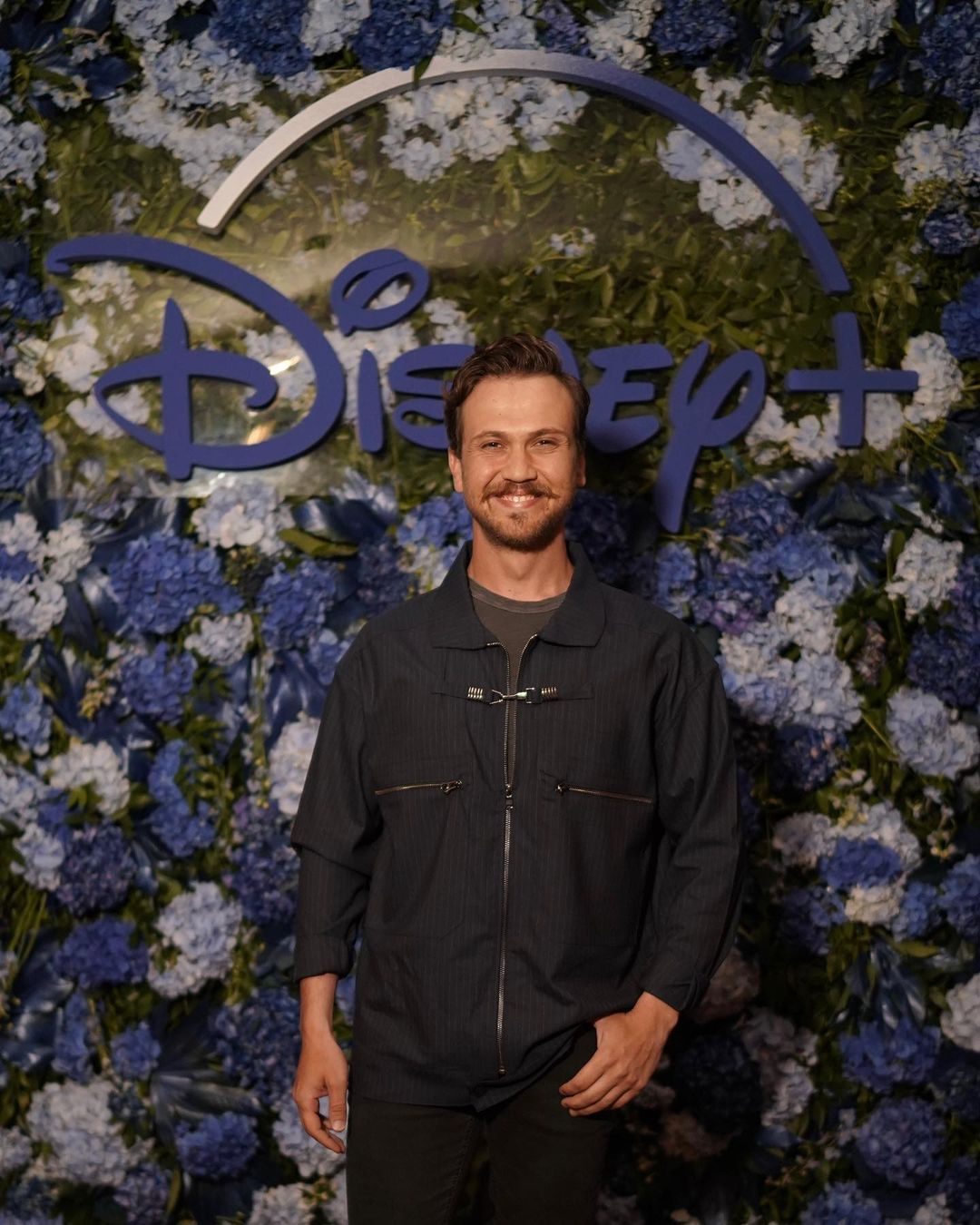 آراس بولوت إينيملي  نجم ديزني بلس