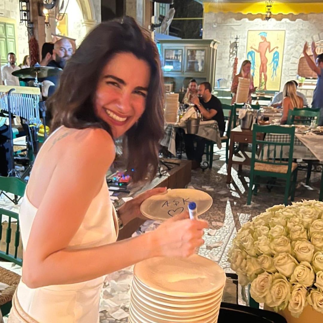 نسرين جواد زادة تحتفل بعيد ميلادها