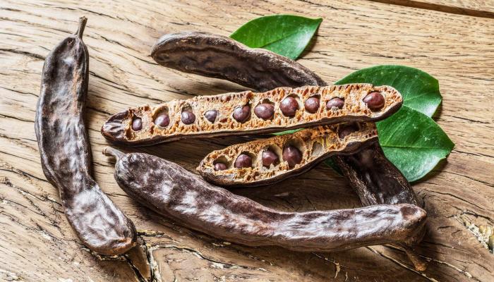  فوائد واضرار الاكثار من شرب الخروب