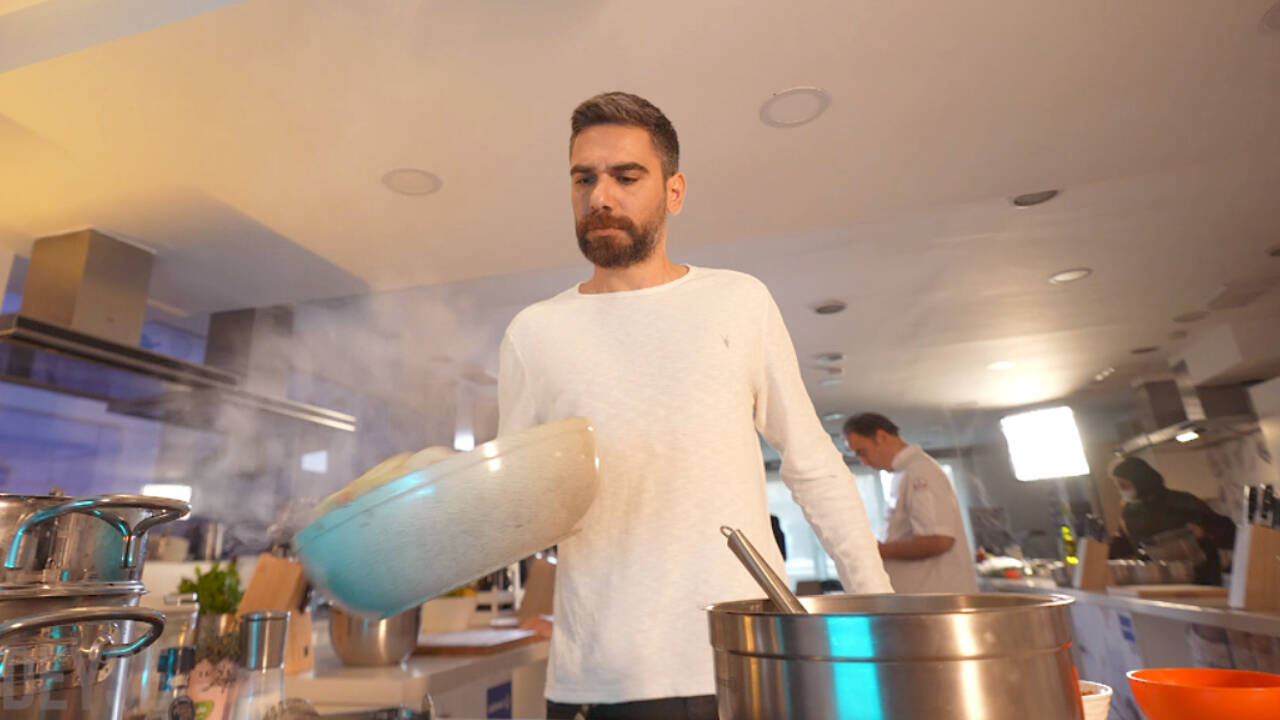 قادير دوغلو "Kadir Doğulu" 