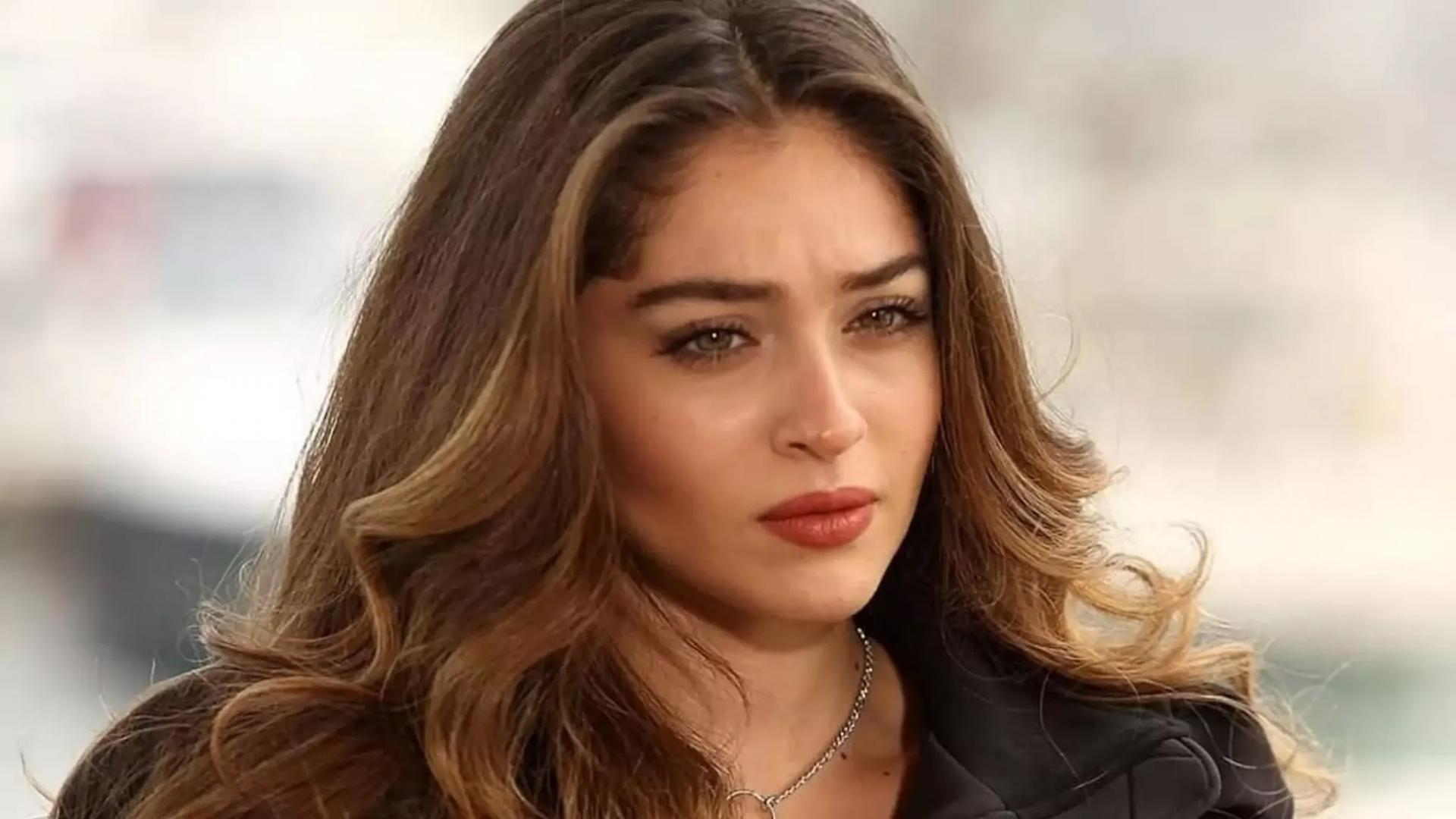 جيمري بايسال "Cemre Baysel" 