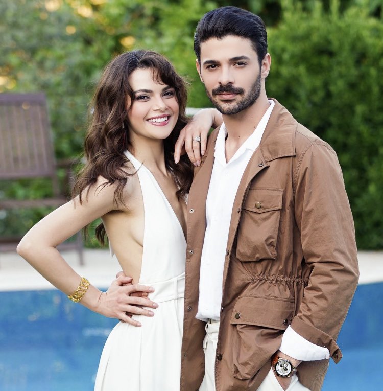 أبطال مسلسل بالخفاء والسر