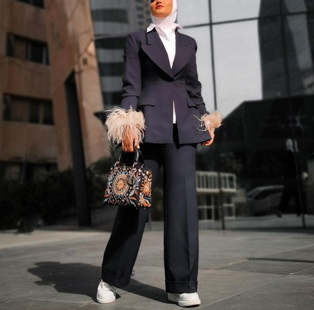 الإطلالة الثانية