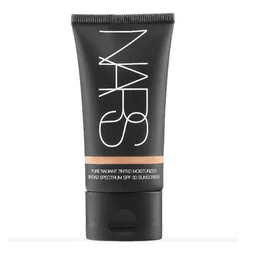 أفضل أنواع المرطب الملون للمسة طبيعية تعتني ببشرتك