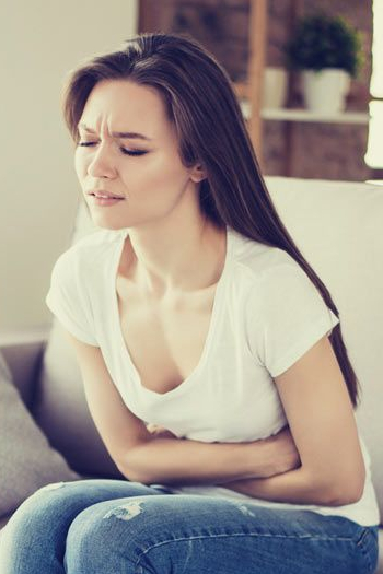  فوائد واضرار الاكثار من شرب الخروب