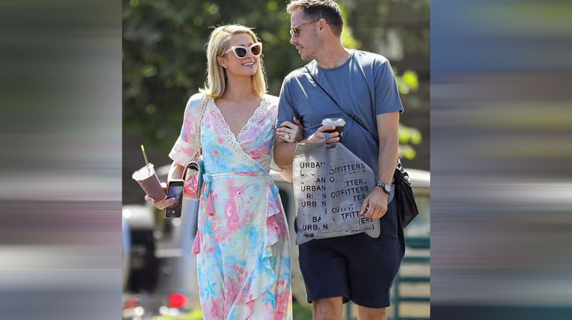 باريس هيلتون حامل بطفلها الأول من خطيبها كارتر ريوم