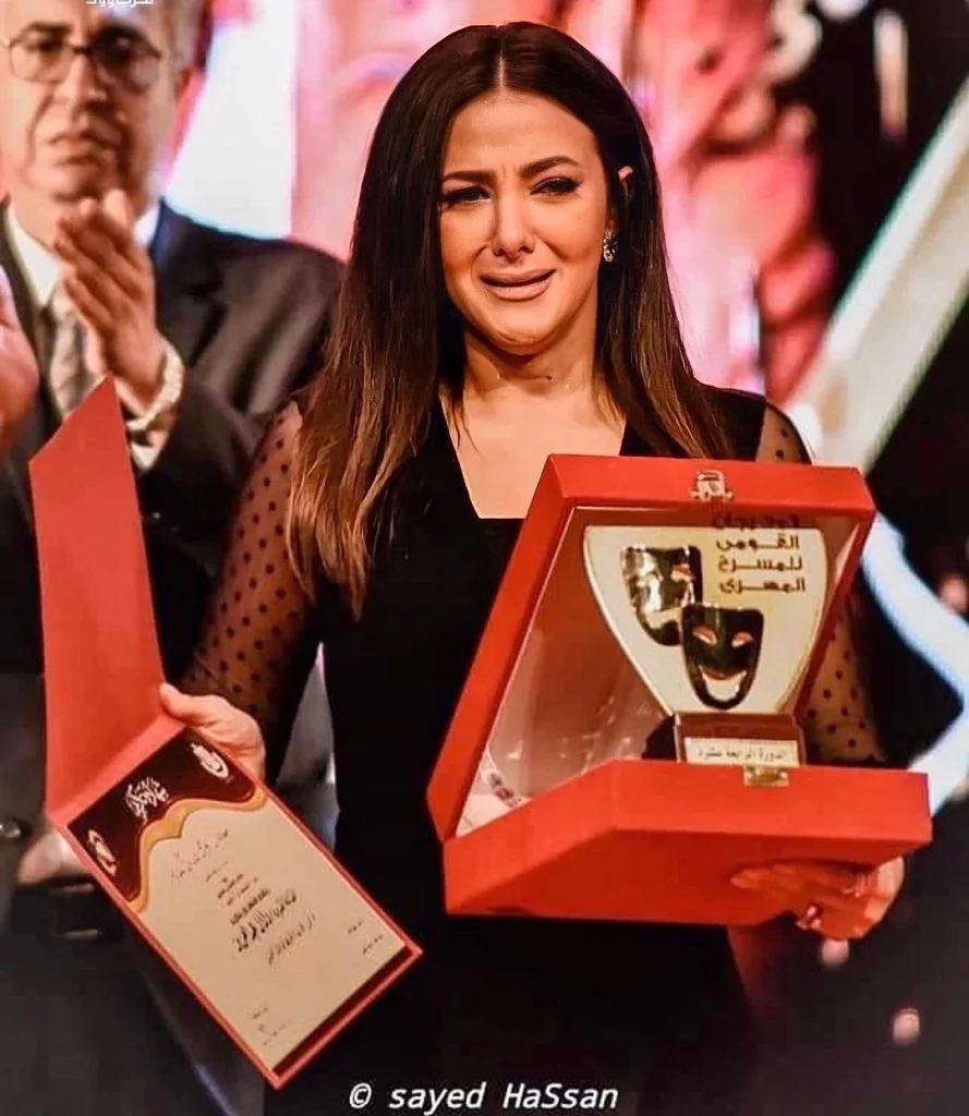 دنيا سمير غانم من تكريم والديها