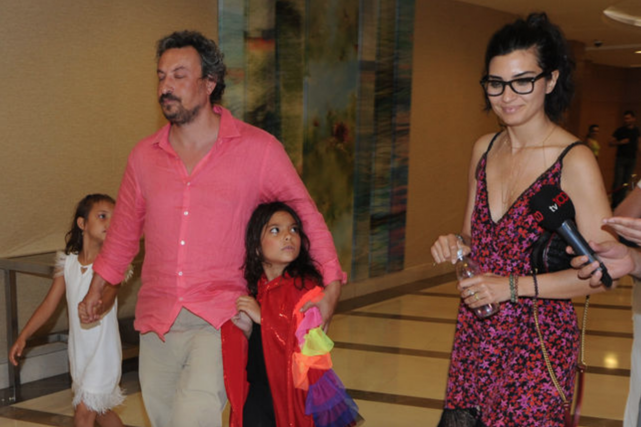 توبا بويوكستون وعائلتها