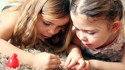 أضرار المناكير على الأطفال 