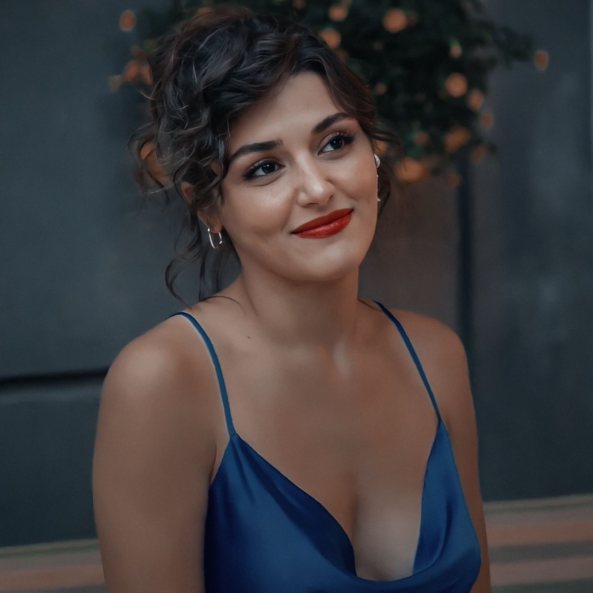 هاندا ارتشيل "Hande Erçel" 