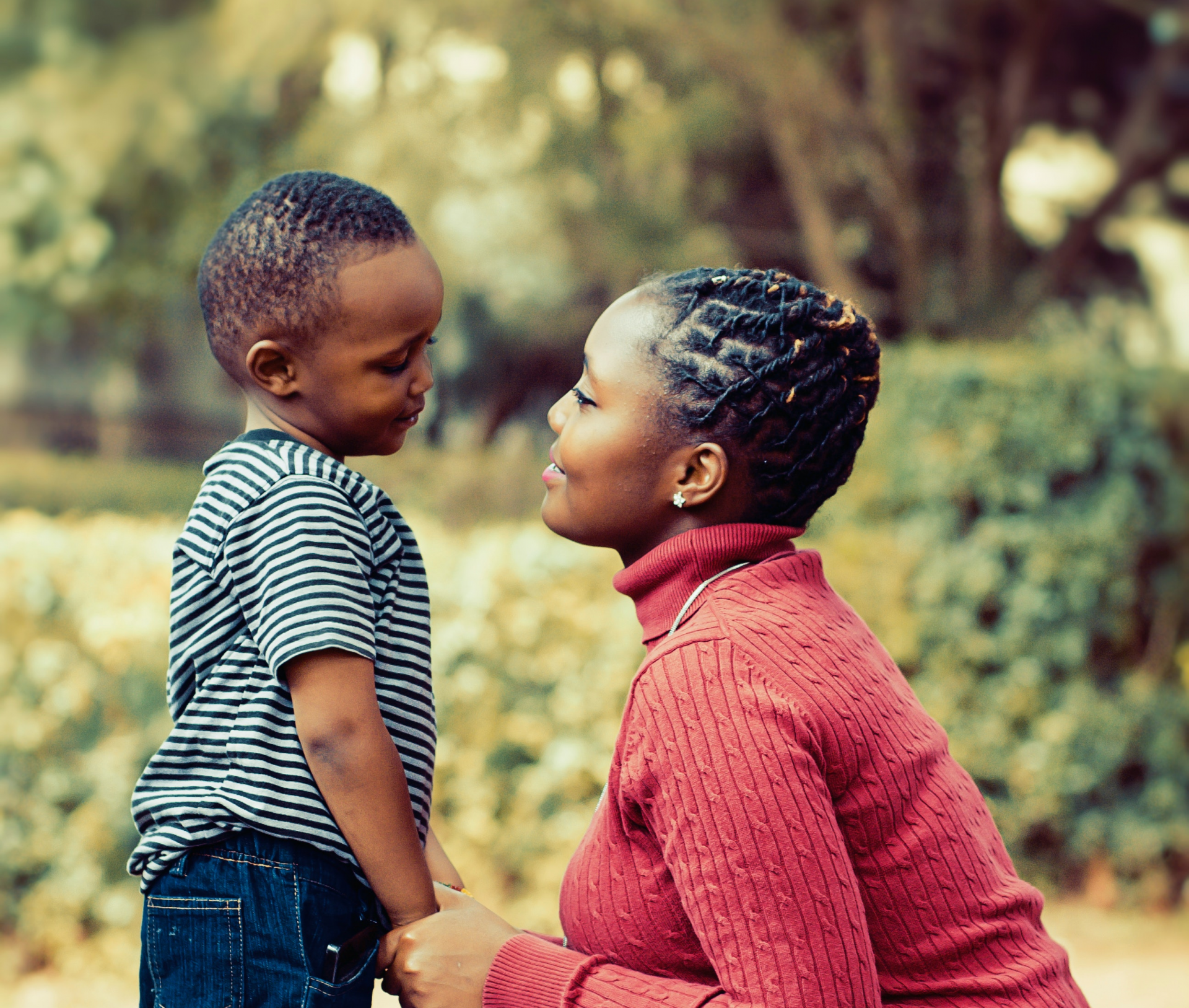 متى يصبح الطفل الرضيع قادرًا على معرفة اسمه؟ 
