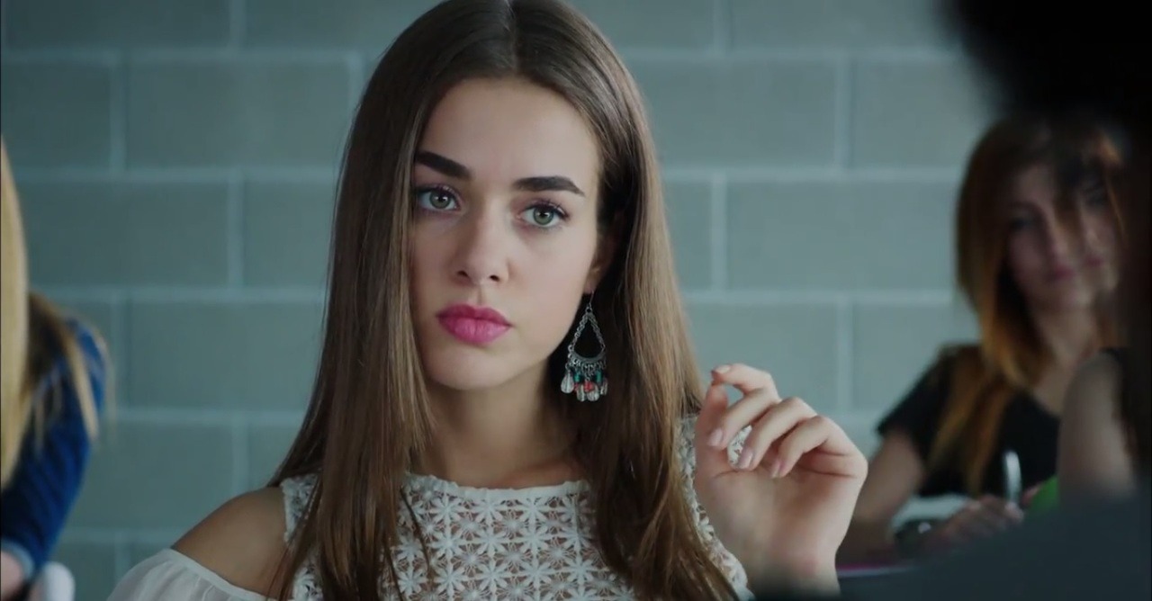 بانسو سورال "Bensu Soral" 