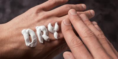 أكثر مشاكل الجلد شيوعاً في الصيف وطرق حلها