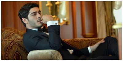 بوراك دينيز في علاقة حب جديدة مع هذه الفنانة التركية