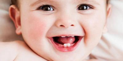 كيف تعالجين ارتفاع درجة الحرارة الناتج عن التسنين عند طفلك؟