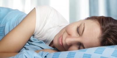 تفسير القُبلة في المنام للعزباء والمتزوجة