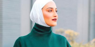 التنورة البليسيه على طريقة الفاشنيستا الكويتية دلال الدوب