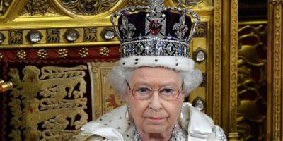 تفاصيل تاج الإمبراطورية البريطانية الذي ارتدته الملكة اليزابيث عند تتويج والدها عام 1937