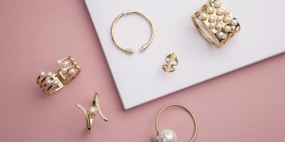 من صدف البحر إلى اللآلئ.. إليكِ أبرز صيحات المجوهرات المسيطرة على الساحة