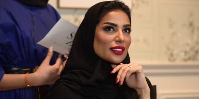 فاطمة الأنصاري تتحدث عن أغرب سؤالها وردها: ليش خواتك بيض وانتي سمرا؟