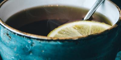 6 من فوائد الشاي الأخضر مع الليمون..من بينها إنقاص الوزن