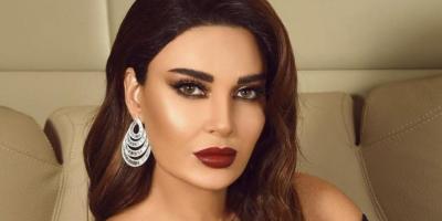 سيرين عبد النور تخطف الأنظار بإطلالتها وعفويتها مع ابله فاهيتا