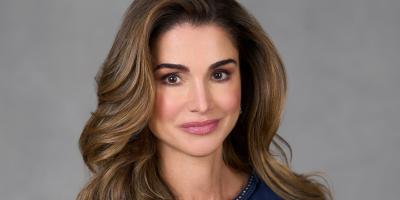 الملكة رانيا تتألق بإطلالة من ديور بالأسود المذهب في حفل زفاف الأمير الحسين على رجوة آل سيف