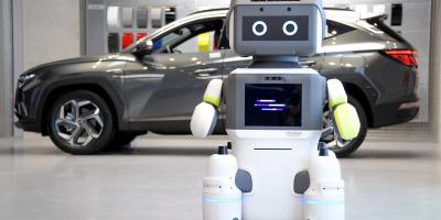 شركة Envision الصينية تبتكر روبوت لشحن جميع أنواع السيارات الكهربائية