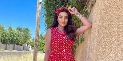 زين كرزون بإطلالة وردية وترقص على أغنية شعبية