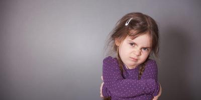 ٨ تصرفات غريبة لطفلك عليك إدراك معناها.. أبرزها: حبس النفس