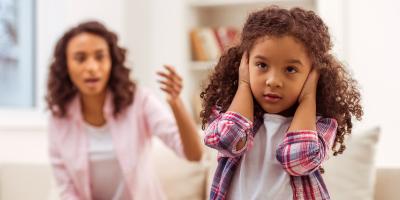 الأمهات من هذه الأبراج يتعاملن مع أطفالهن بصرامة شديدة!