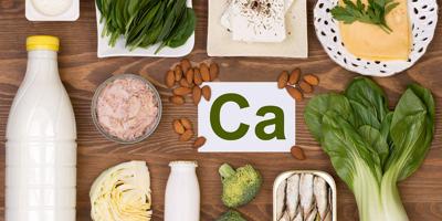 5 أطعمة غنية بالكالسيوم يجب تناولها باعتدال.. أبرزها المكسرات