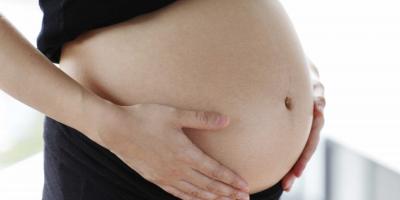 تخلصي من سواد البطن بعد الولادة بهذه الخلطات الطبيعية