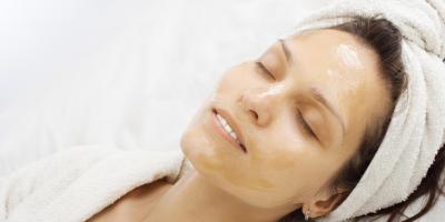 5 أمور خاطئة ترتكبيها بحق بشرتك.. من بينها مقشر البشرة