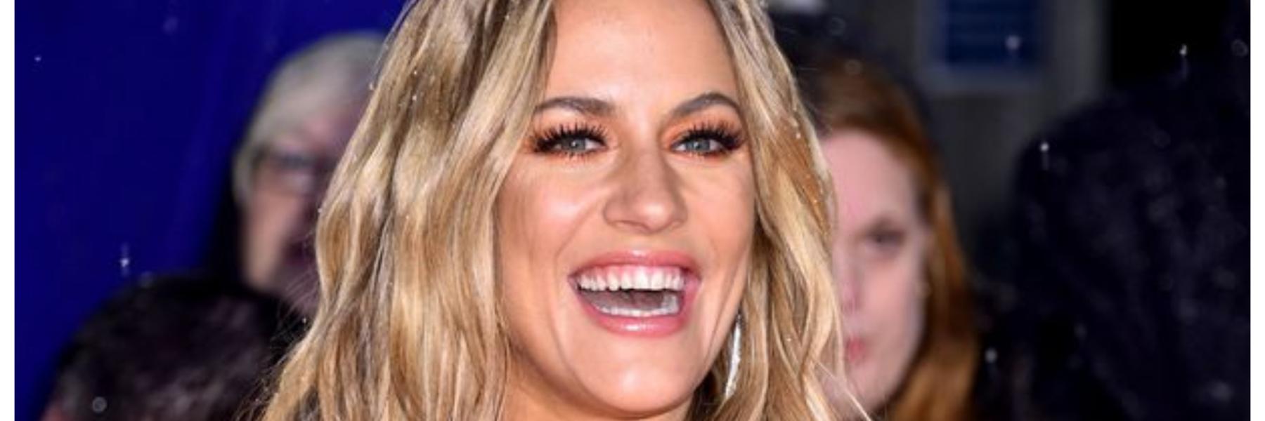 كيري كتونا تنهار باكية بعد نشرها رسائل كارولين فلاك الشخصية