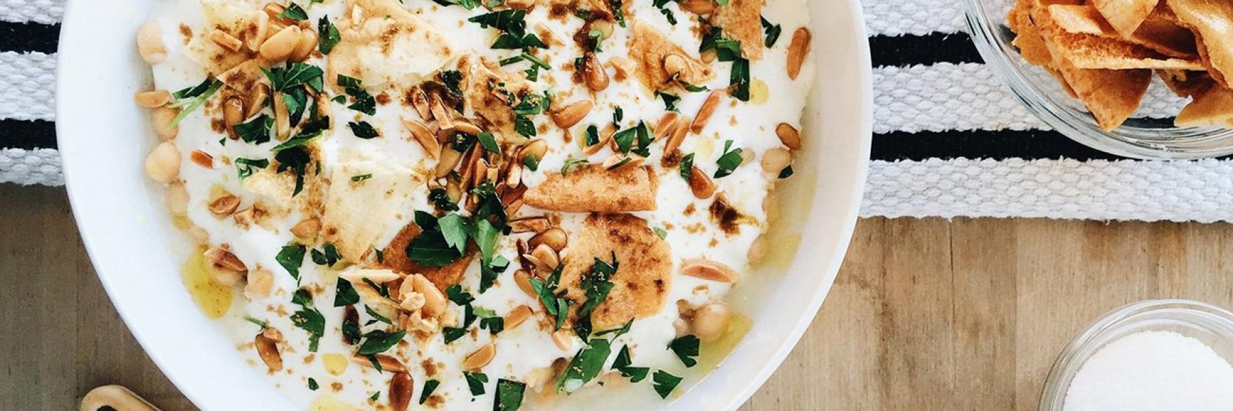 فتة اللحم بالزبادي