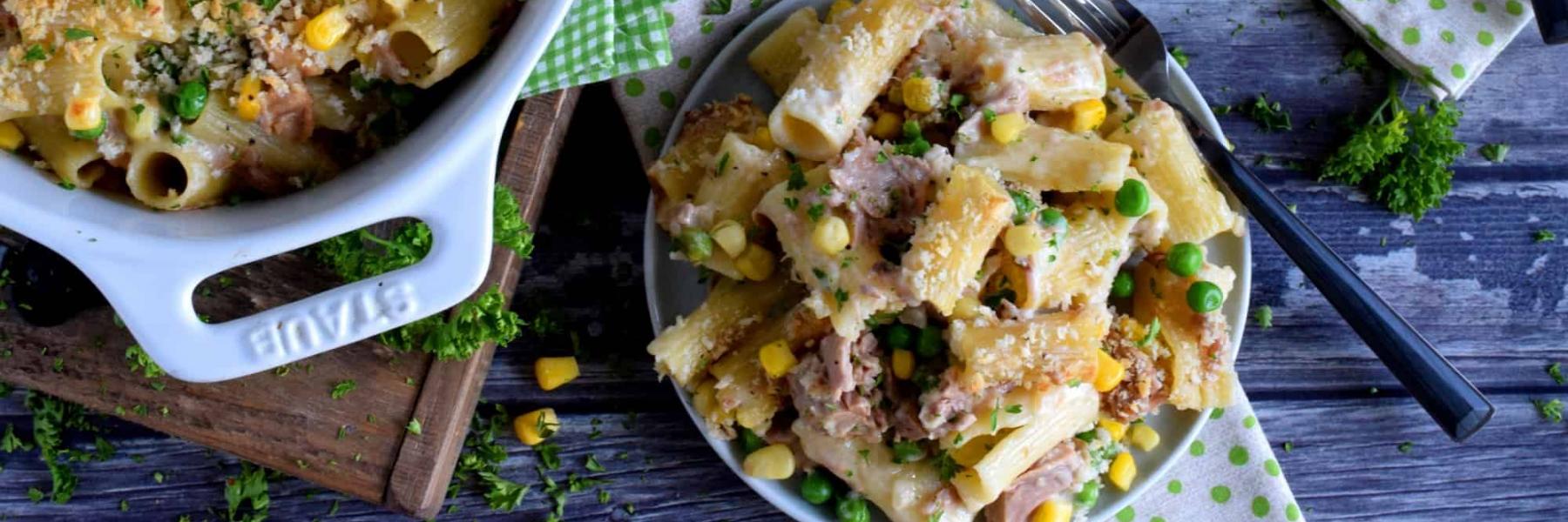 مكرونة بالبشاميل والتونة