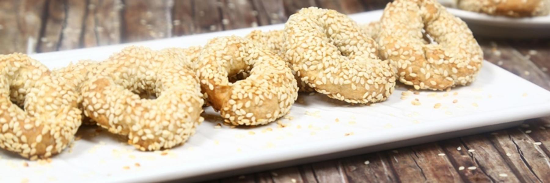 كعك بالسمسم