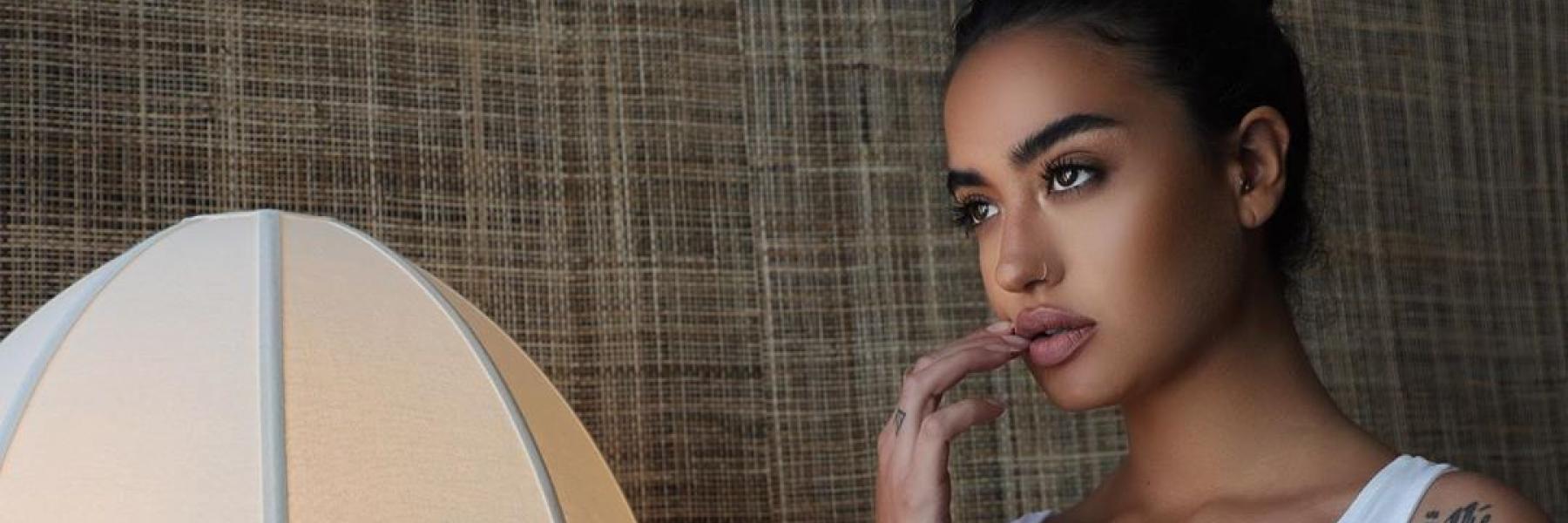 إطلالات شبابية بسيطة للحامل مستوحاه من نينا عبد الملك!