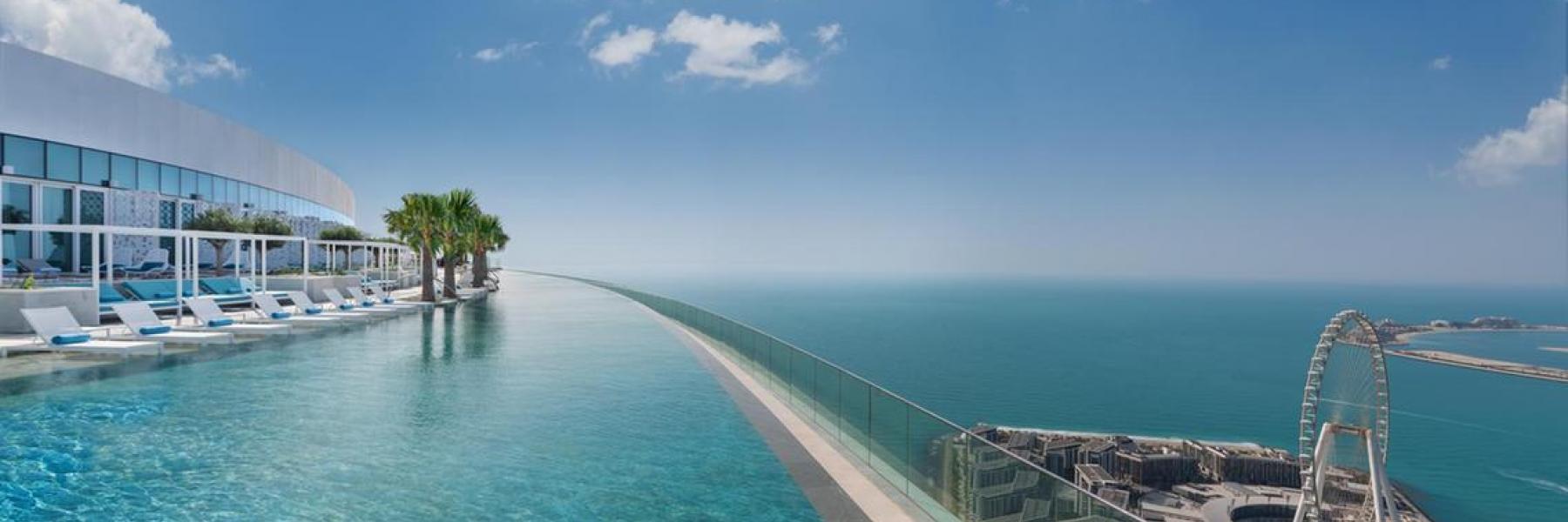 حمامات السباحة في دبي