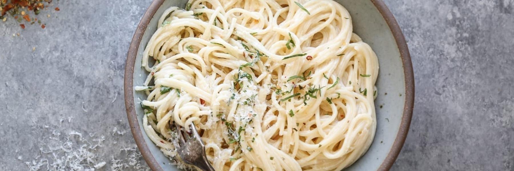 سلطة مكرونة باللبن